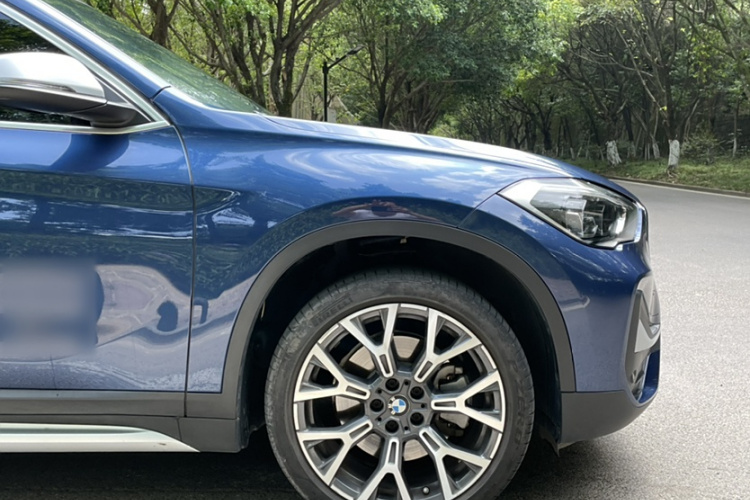 宝马X1 2021款 xDrive25Li 尊享型车身外观6001