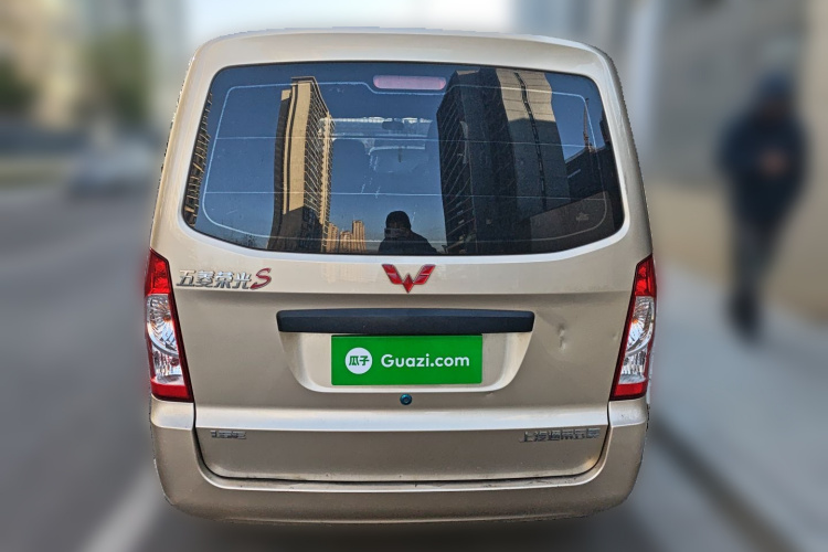 五菱汽车 五菱荣光S 2023款 1.5L 基本型 5/7座车身外观6