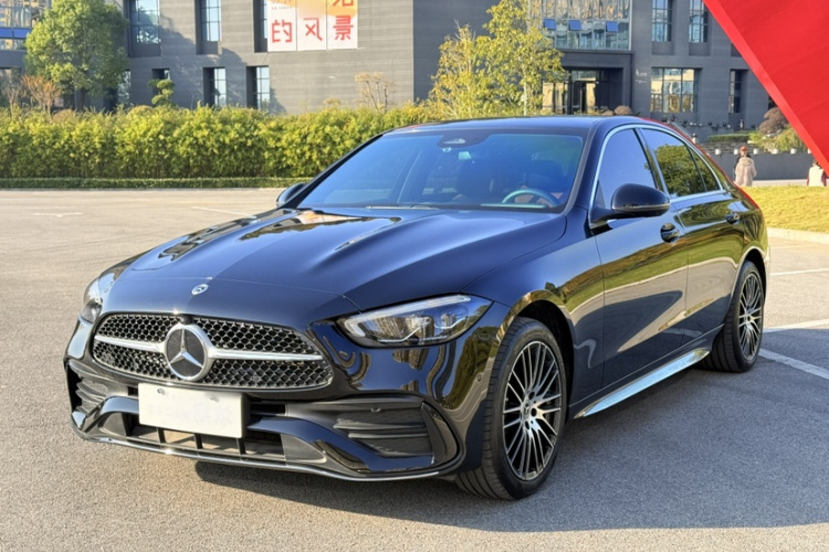 奔驰C级 2023款 C 260 L 运动版车身外观1