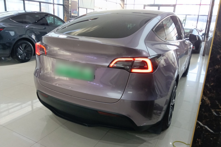 特斯拉 Model Y 2023款 后轮驱动版车身外观7