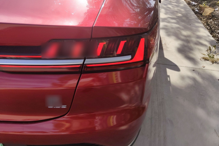 比亚迪 汉 2020款 EV 四驱高性能版旗舰型车身外观9