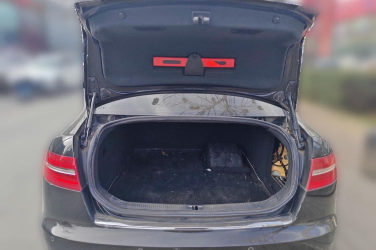 奥迪A6L 2011款 2.8 FSI 舒适型中控内饰23