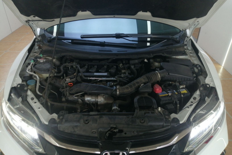 本田 杰德 2017款 210TURBO CVT豪华版 5座机舱底盘24