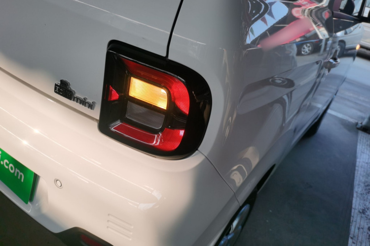 吉利银河 2024款 熊猫mini 200km 耐力熊车身外观6006