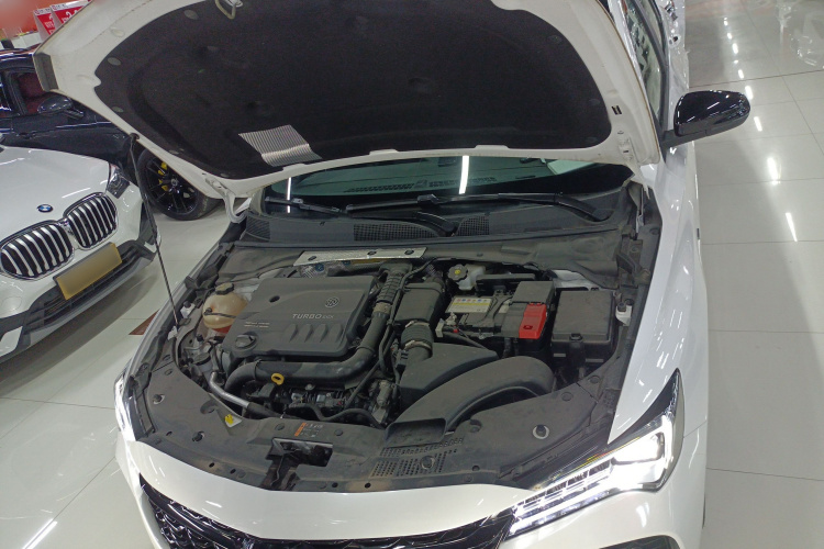 别克 威朗 2023款 Pro GS 疾风版机舱底盘24