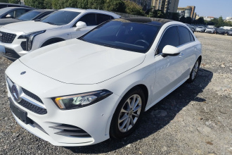 奔驰A级 2020款 改款 A 200 L 运动轿车时尚型