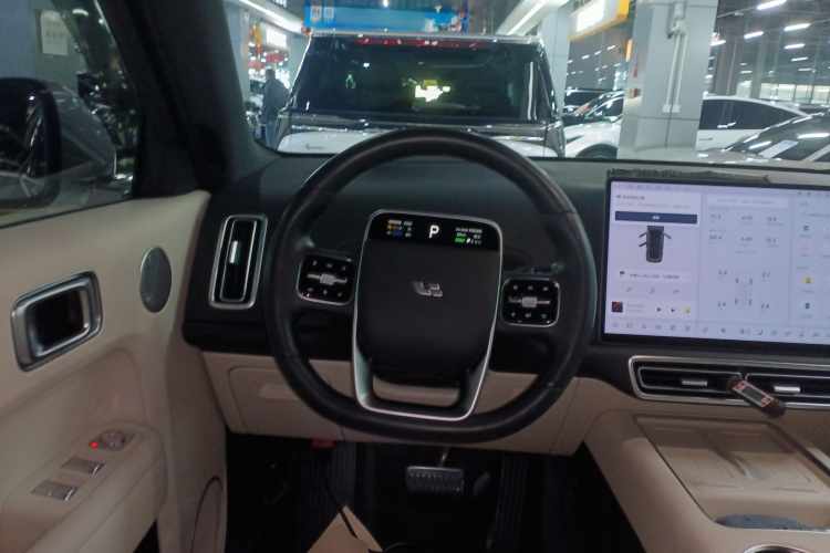 理想汽车 理想L9 2024款 Ultra中控内饰13