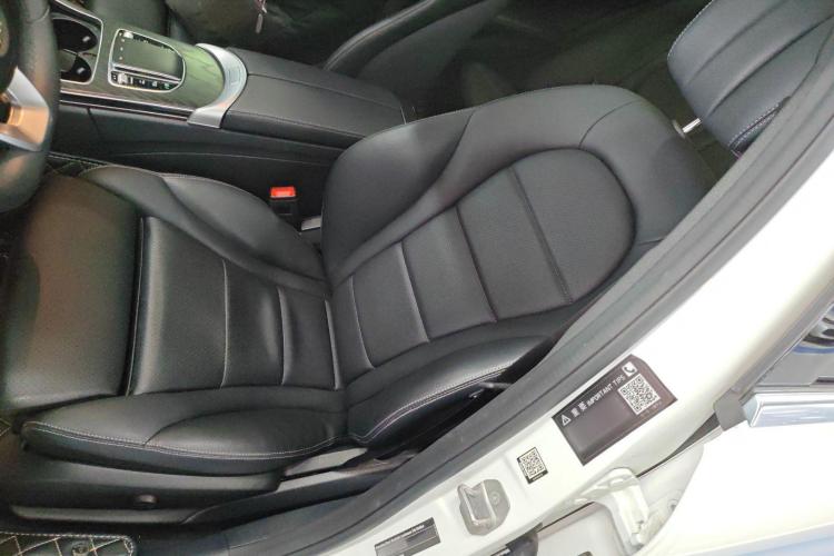 奔驰C级 2021款 C 260 L 运动版中控内饰19