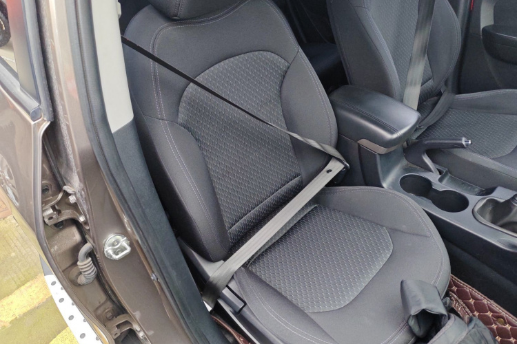 北京现代ix35 2013款 2.0L 手动两驱舒适型GL 国IV局部细节41