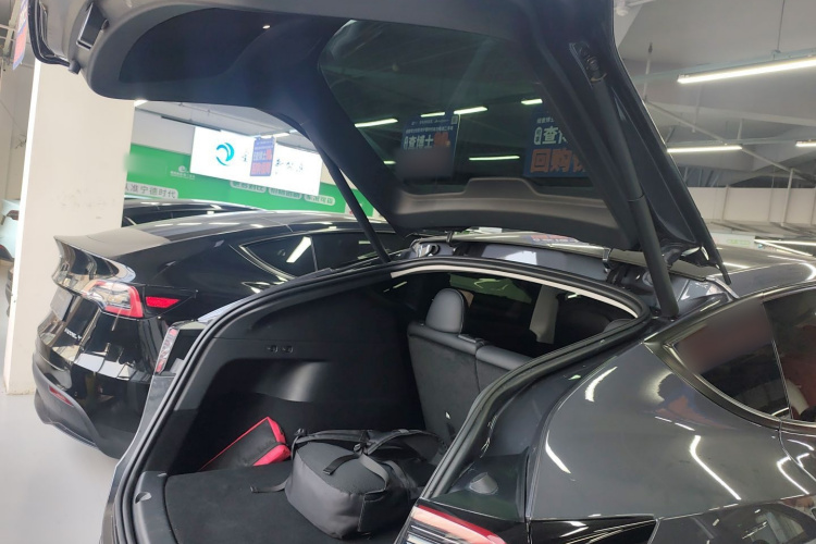 特斯拉 Model Y 2023款 长续航全轮驱动版机舱底盘23