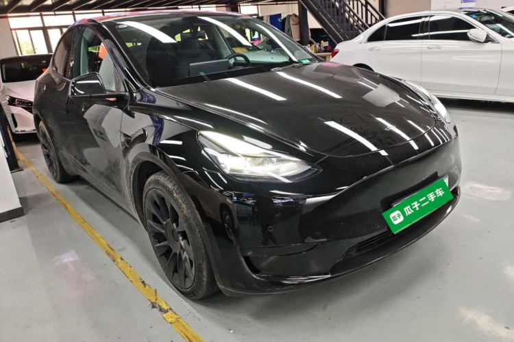 特斯拉 Model Y 2022款 后轮驱动版车身外观3