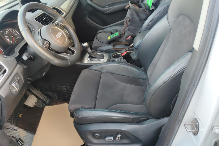 奥迪Q3 2018款 30周年年型 35 TFSI 运动型局部细节19