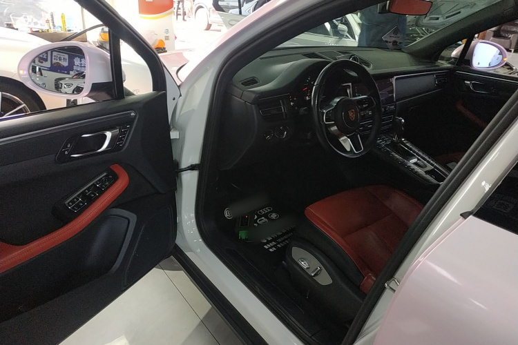 保时捷 2021款 Macan 2.0T中控内饰20