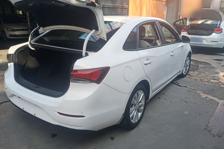 别克 英朗 2018款 15T 双离合精英型 国V车身外观7