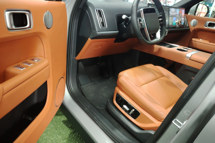 理想汽车 理想L9 2022款 Max中控内饰7003