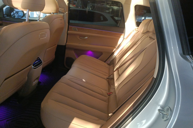 鸿蒙智行 问界M7 2024款 1.5T 智驾后驱Pro版 5座中控内饰7004