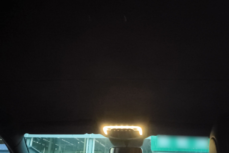 奔驰 威霆 2021款 2.0T 精英版 7座中控内饰22