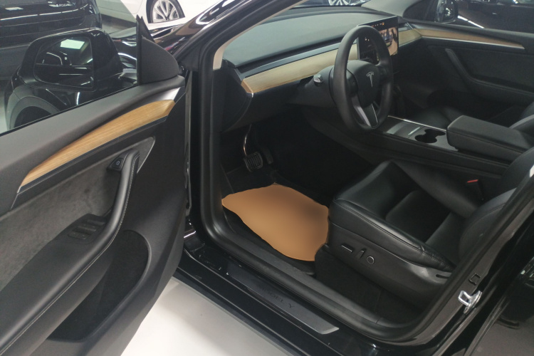 特斯拉 Model Y 2022款 改款 后轮驱动版中控内饰20