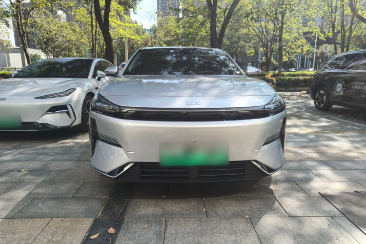 吉利银河 银河L6 2025款 EM-i 140km 星舰版车身外观6001