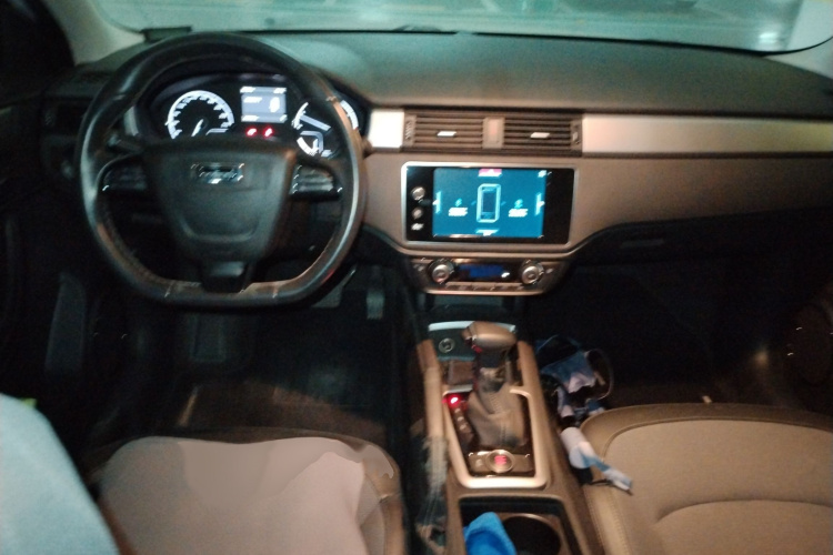 观致3 2016款 都市SUV 1.6T 自动致悦型中控内饰7002