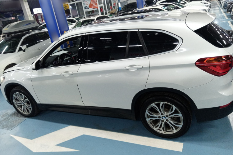 宝马X1 2018款 sDrive20Li 领先型车身外观6003