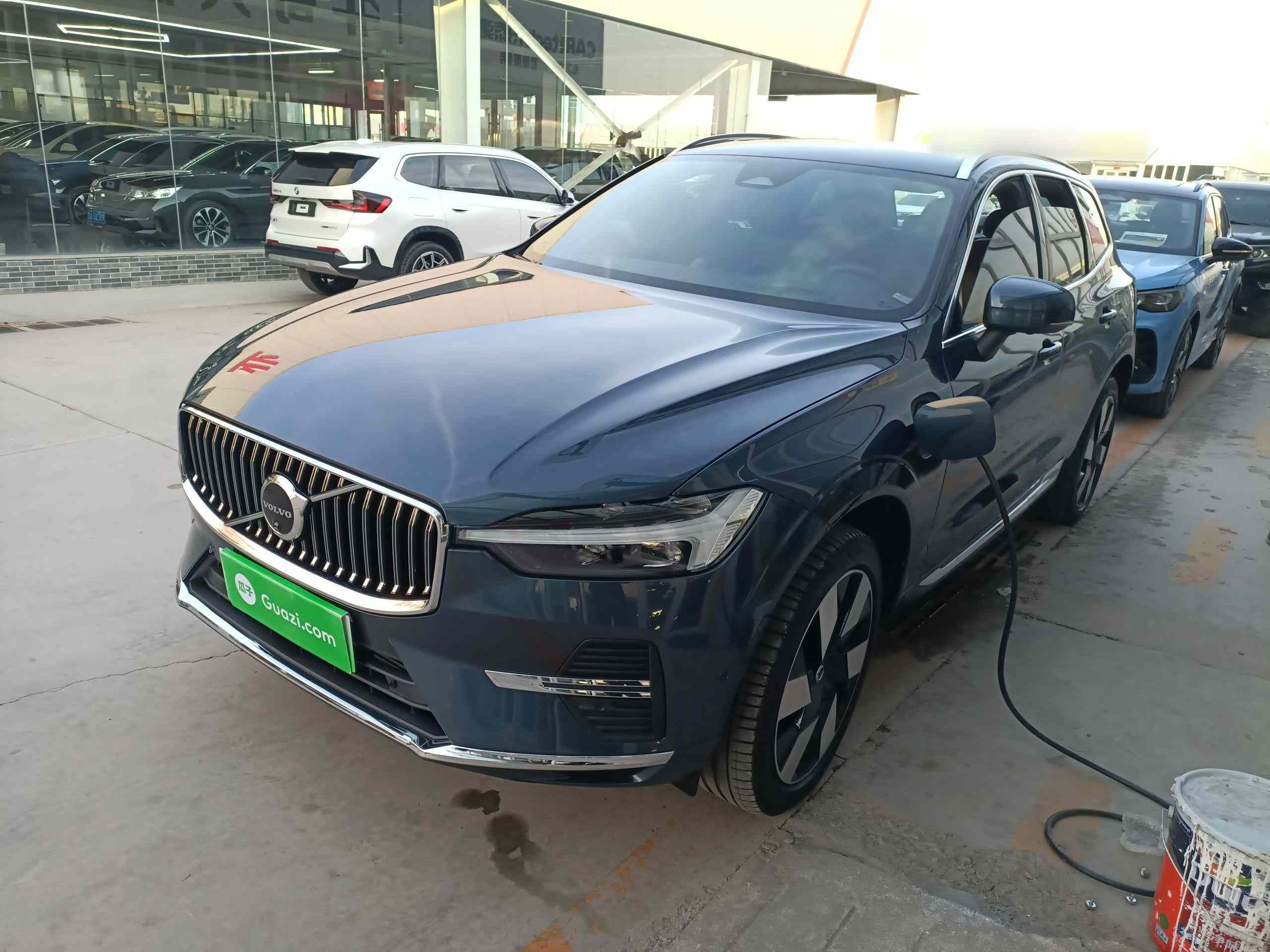 沃尔沃XC60新能源 2025款 插电式混动 长续航四驱智雅豪华版(1)