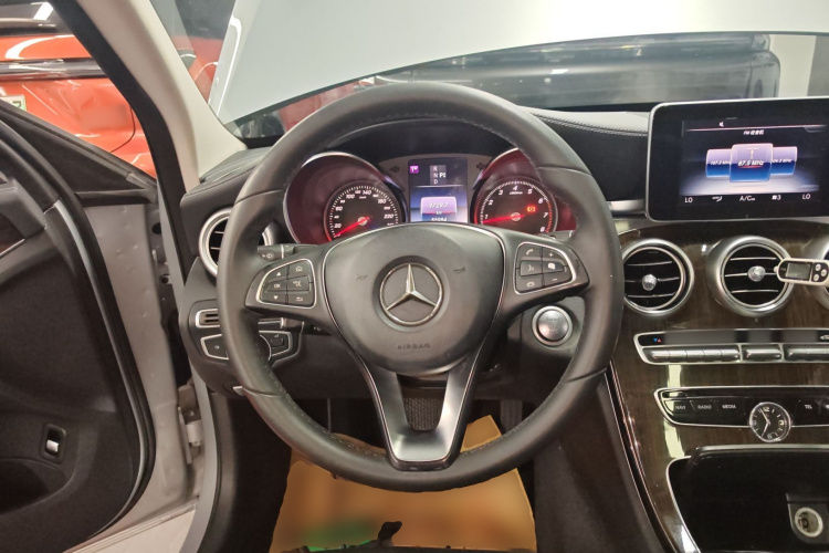 奔驰C级 2016款 C 200 L局部细节13