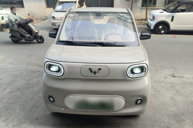 五菱汽车 宏光MINIEV 2024款 第三代 215km 青春版车身外观2