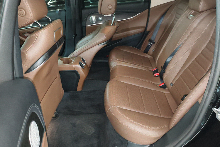 奔驰E级 2019款 改款 E 300 L 运动时尚型中控内饰21