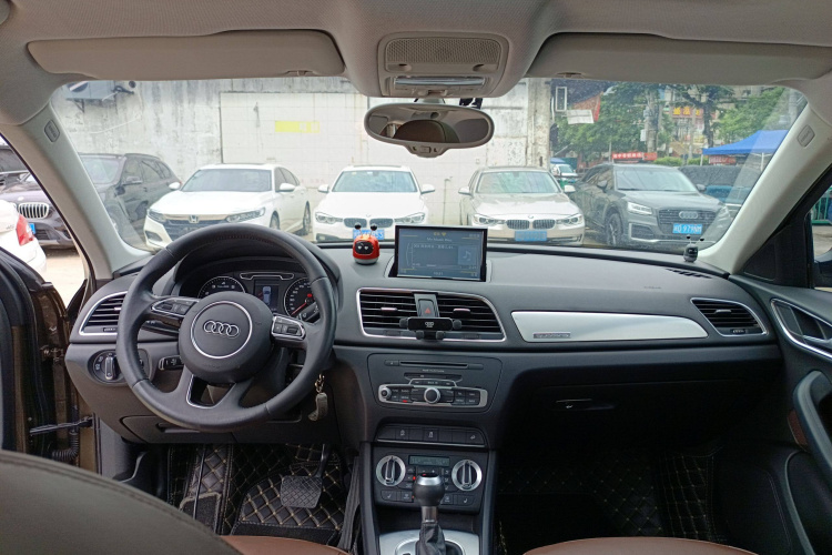 奥迪Q3 2013款 35 TFSI quattro 技术型中控内饰7002