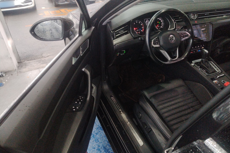 大众 迈腾 2020款 330TSI DSG 领先型中控内饰7003