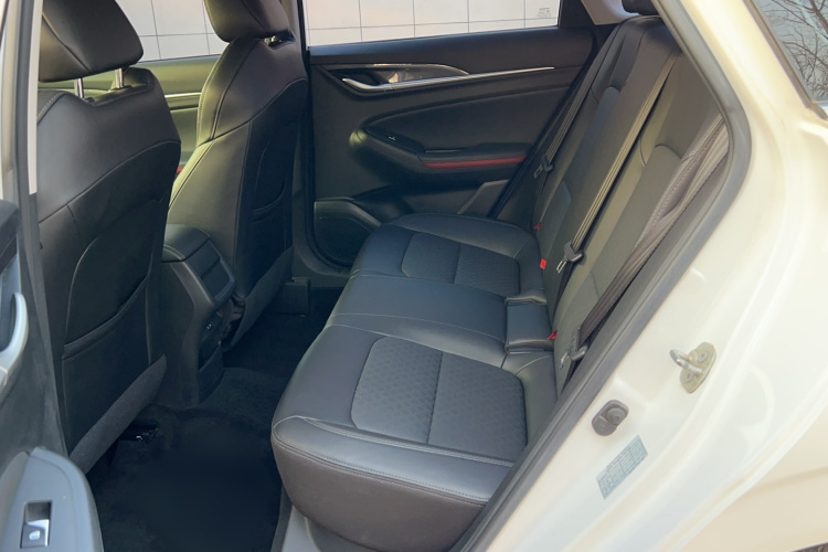 长安 逸动 2020款 PLUS 1.6L GDI 手动豪华型中控内饰7002