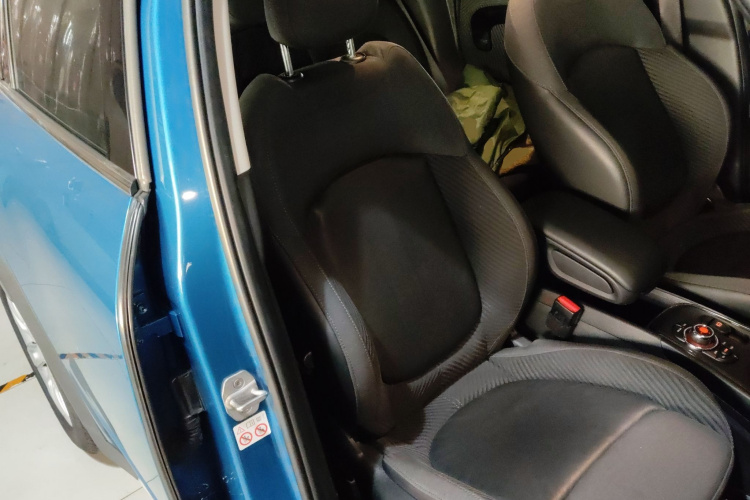 MINI Countryman 2017款 1.5T COOPER ALL4 探险家局部细节41