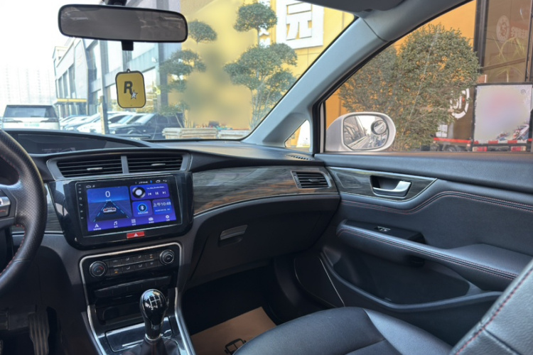 长城C50 2014款 升级版 1.5T 手动时尚型中控内饰7011