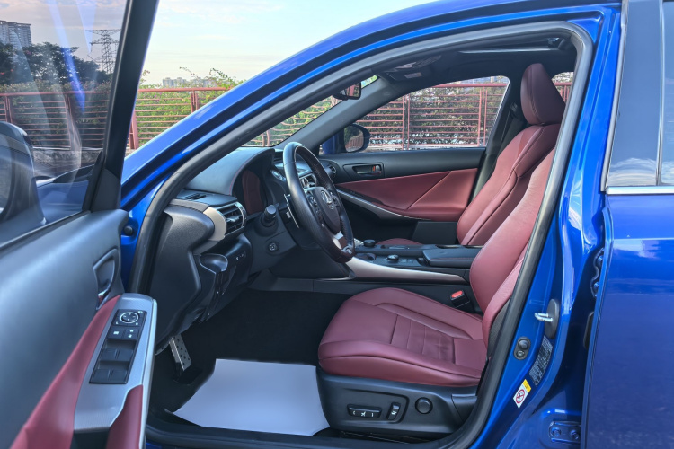 雷克萨斯IS 2015款 200t F SPORT中控内饰7004