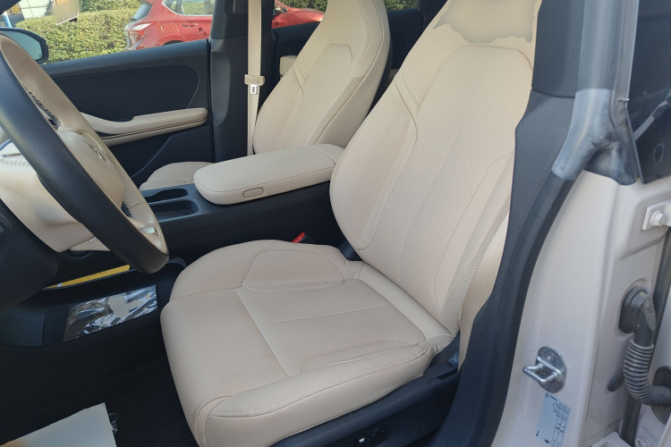 蔚来ET5 2022款 75kWh中控内饰19