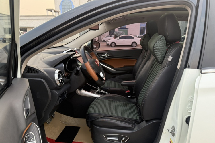 比亚迪 元 2016款 1.5TID 自动旗舰型中控内饰7002