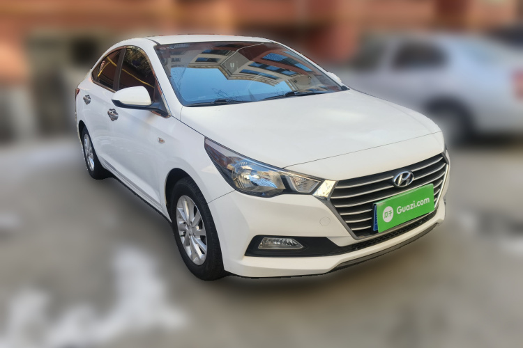 现代 悦纳 2016款 1.4L 手动炫酷版GLS车身外观3