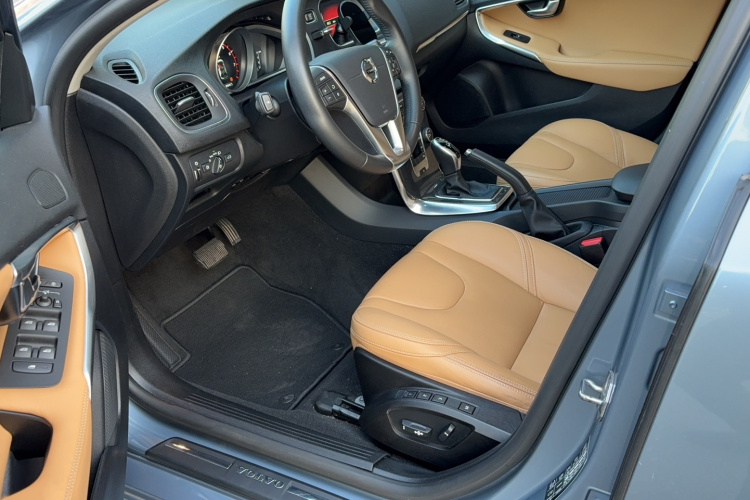 沃尔沃V40 2017款 T3 智逸版中控内饰7001