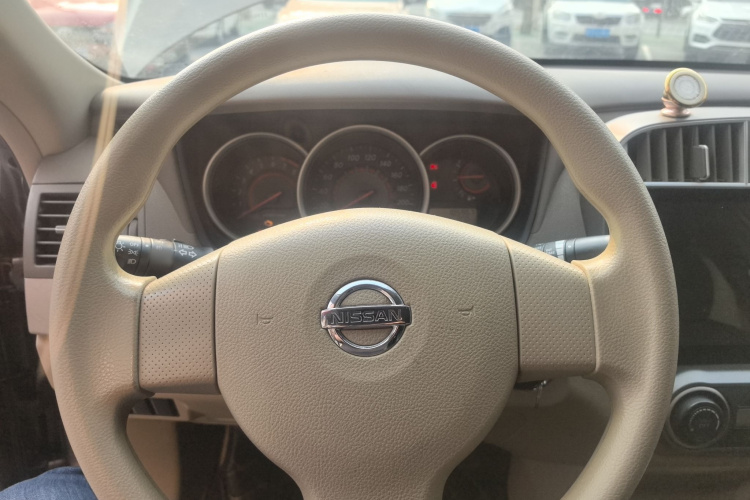 日产 轩逸 2012款 经典 1.6XE 手动舒适版局部细节13