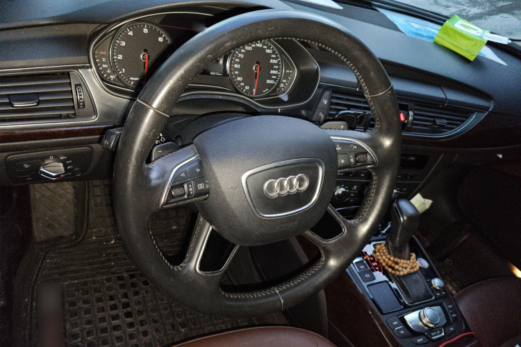 奥迪A6L 2017款 30 FSI 技术型中控内饰13