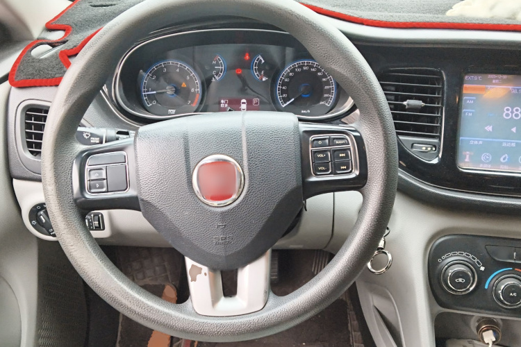 菲亚特 致悦 2014款 1.4T 自动时尚版中控内饰13