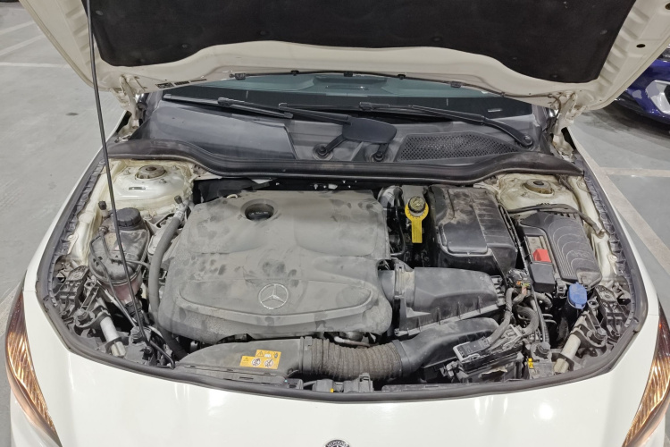 奔驰CLA 2017款 改款 CLA 200 动感型机舱底盘24