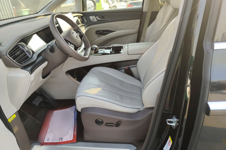 腾势D9 2022款 DM-i 970 四驱旗舰型局部细节19