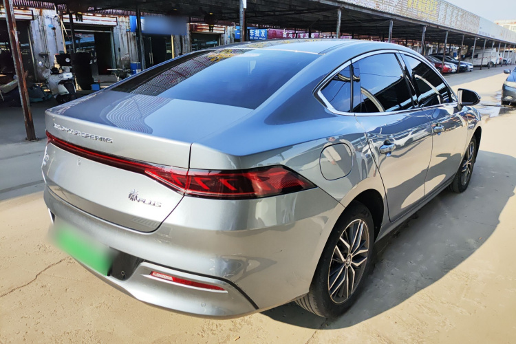 比亚迪 秦PLUS 2023款  冠军版 DM-i 120KM超越型车身外观7