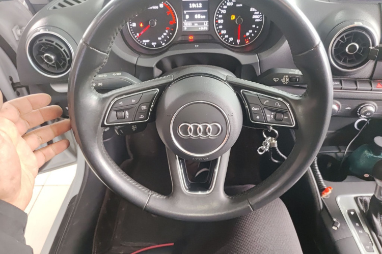 奥迪A3 2020款 Sportback 35 TFSI 进取型 国VI中控内饰13