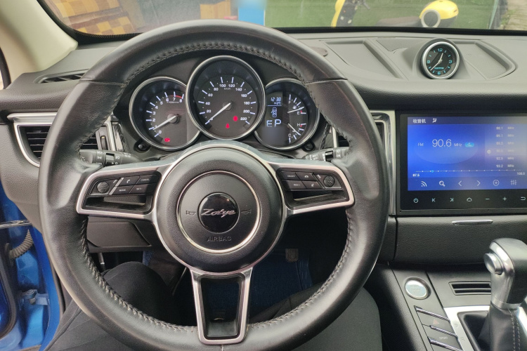 众泰SR9 2017款 2.0T 自动极致之心版中控内饰13
