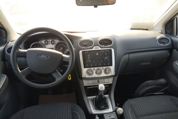 福特 福克斯 2013款 两厢经典 1.8L 手动基本型中控内饰12