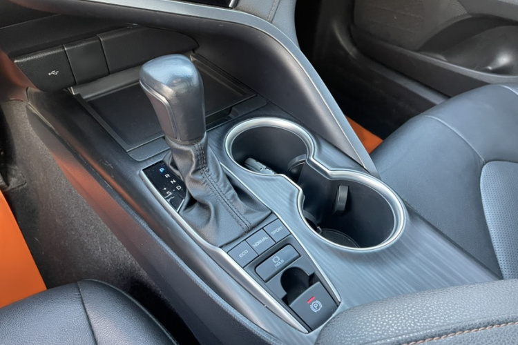 丰田 凯美瑞 2021款 2.5G 豪华版局部细节9010