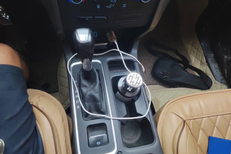 福特 翼虎 2017款 EcoBoost 180 两驱虎跃型局部细节18